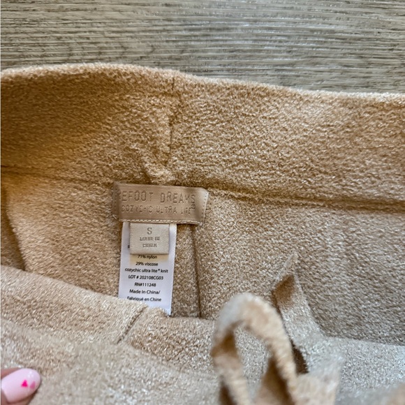 Barefoot Dreams Jogger Pants - Picture 2 of 3